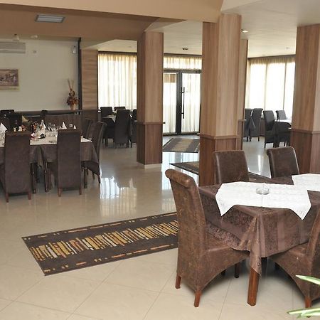 Hotel Extra Lion Md นิส ร้านอาหาร รูปภาพ