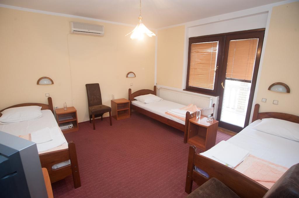 Hotel Extra Lion Md นิส ห้อง รูปภาพ