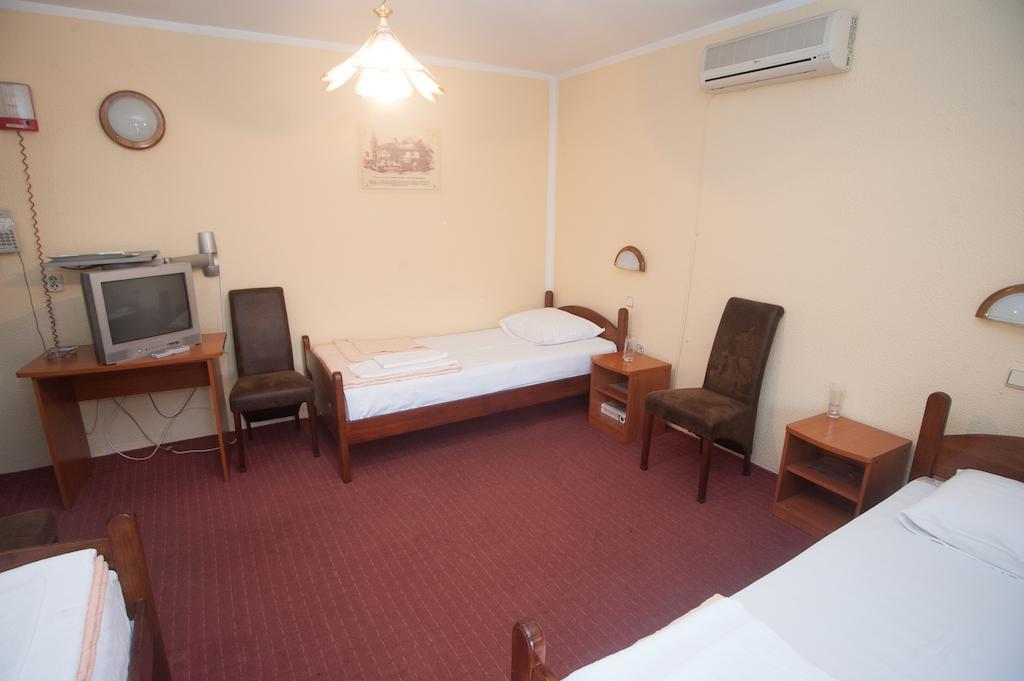 Hotel Extra Lion Md นิส ภายนอก รูปภาพ